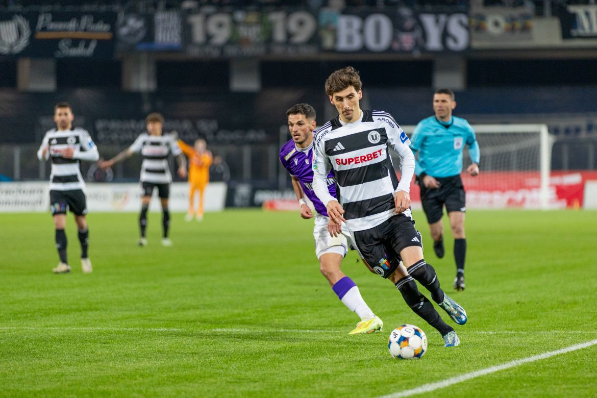 Miguel Silva s-a accidentat în acest meci / Foto: monitorulcj.ro