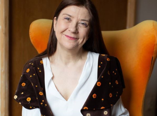 Unele cariere nu se termină. Se transformă în povești care merită spuse mai departe: Fosta judecătoare Andrea Chiș, despre responsabilitate și curaj în justiția din România, pe scena Casei de Cultură a Studenților din Cluj|Foto: law.ubbcluj.ro