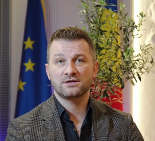 Cursuri în trei schimburi și durată redusă a orelor, la Liceul „Dumitru Tăuțan” din Florești. Primarul Bogdan Pivariu: „Știu că nu este ușor, însă este un efort temporar, asumat pentru un scop clar”|Foto: Bogdan Pivariu – Facebook