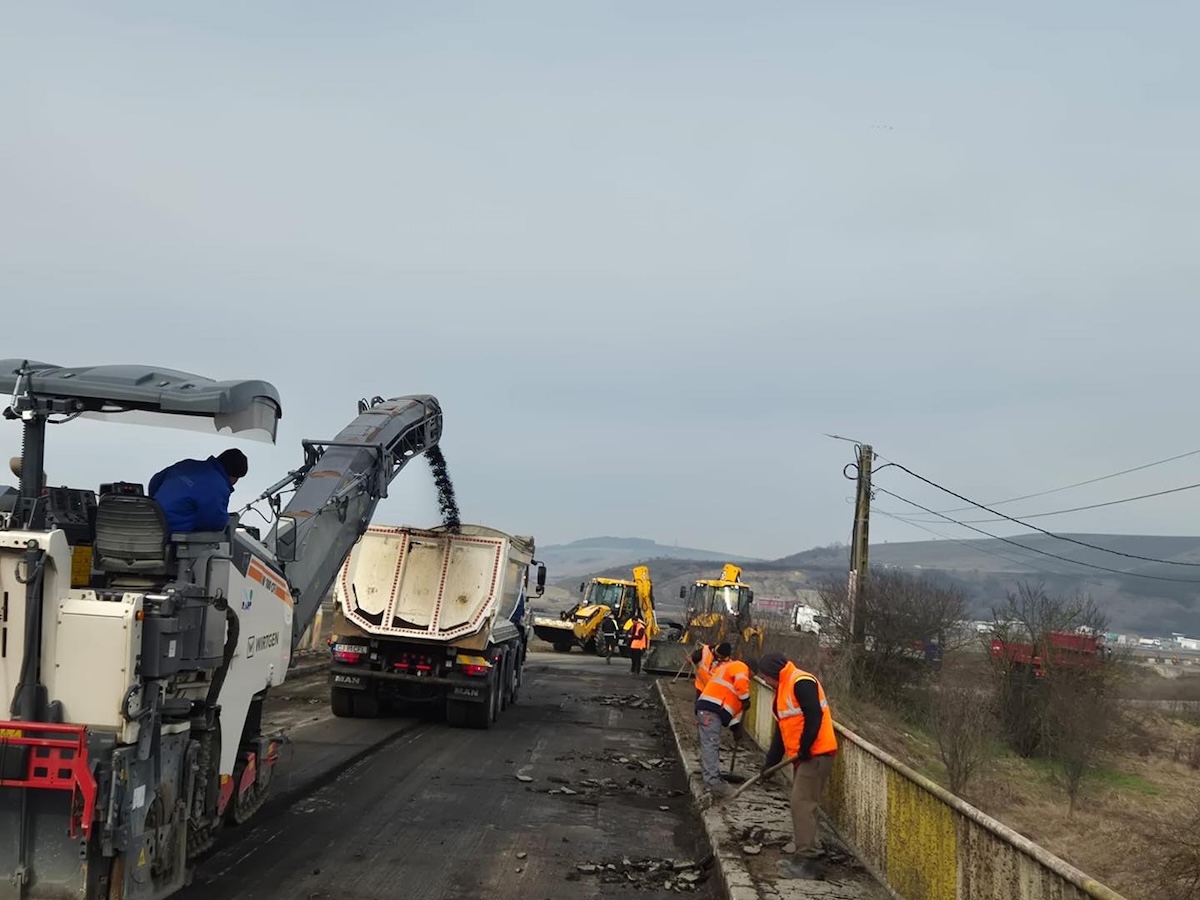 Podul peste Someș din Sânnicoară este închis în timpul lucrărilor de reparație | Foto: Facebook, Cristina Belce
