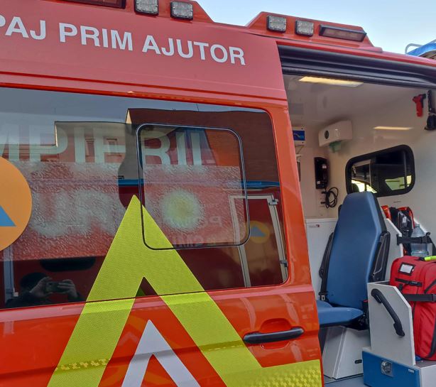 O femeie a intrat în stop cardio-respirator, luni, 16 martie 2026, în urma unui accident rutier în centru municipiului Cluj-Napoca | Foto: monitorulcj.ro