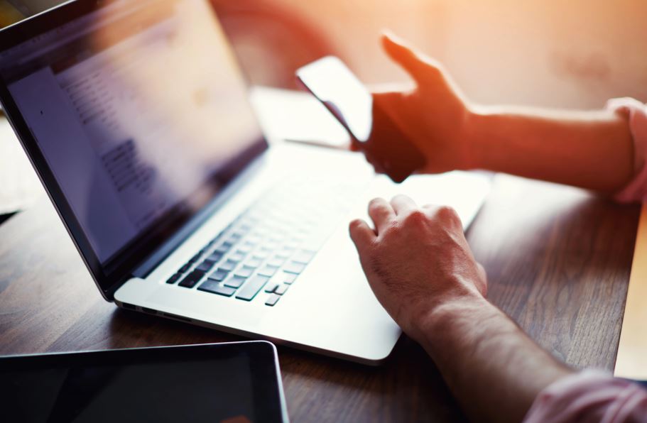 Românii și inteligența artificială: unii o folosesc zilnic, alții niciodată| Foto: DepositPhotos.com