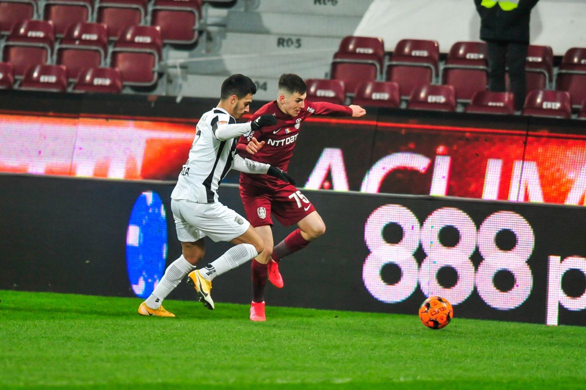 Adrian Gîdea are două titluri cucerite cu CFR Cluj / Foto: CFR 1907 Cluj Facebook