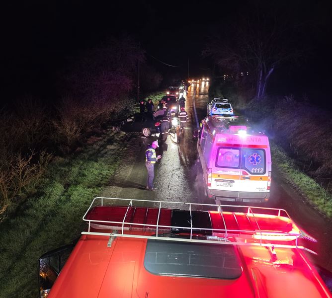 Grav accident de circulație între Viișoara și Bolduț: mai multe persoane au fost descarcerate de pompieri, iar două victime au ajuns la spital|Foto: ISU Cluj