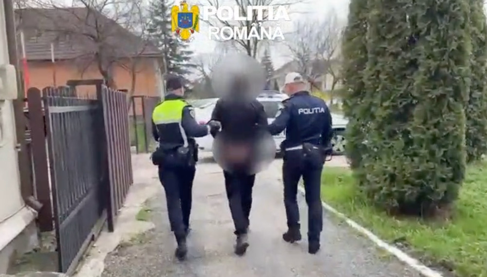 Individul cercetat pentru agresiuni sexuale asupra unei minore a fost reținut și urmează să fie prezentat instanței. Foto: IPJ Cluj