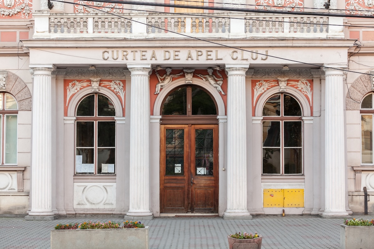 Șeful ARR, Cristian Anton, urmează să fie prezentat la Tribunalul Cluj cu propunere de arestare preventivă, într-un dosar de corupție instrumentat de DNA. | Foto: Facebook, Curtea de Apel Cluj