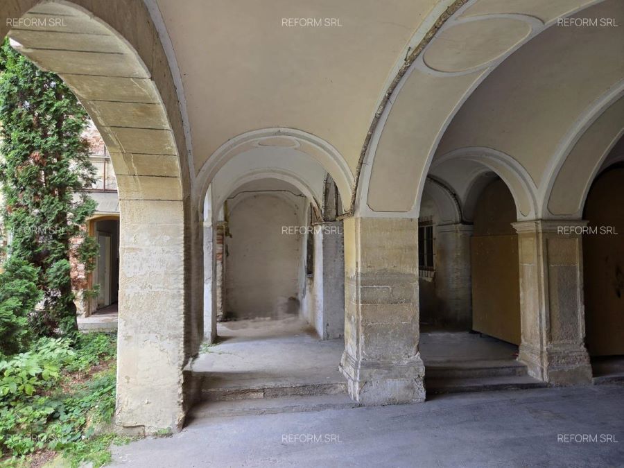 Apartament în Palatul Teleki de vânzare