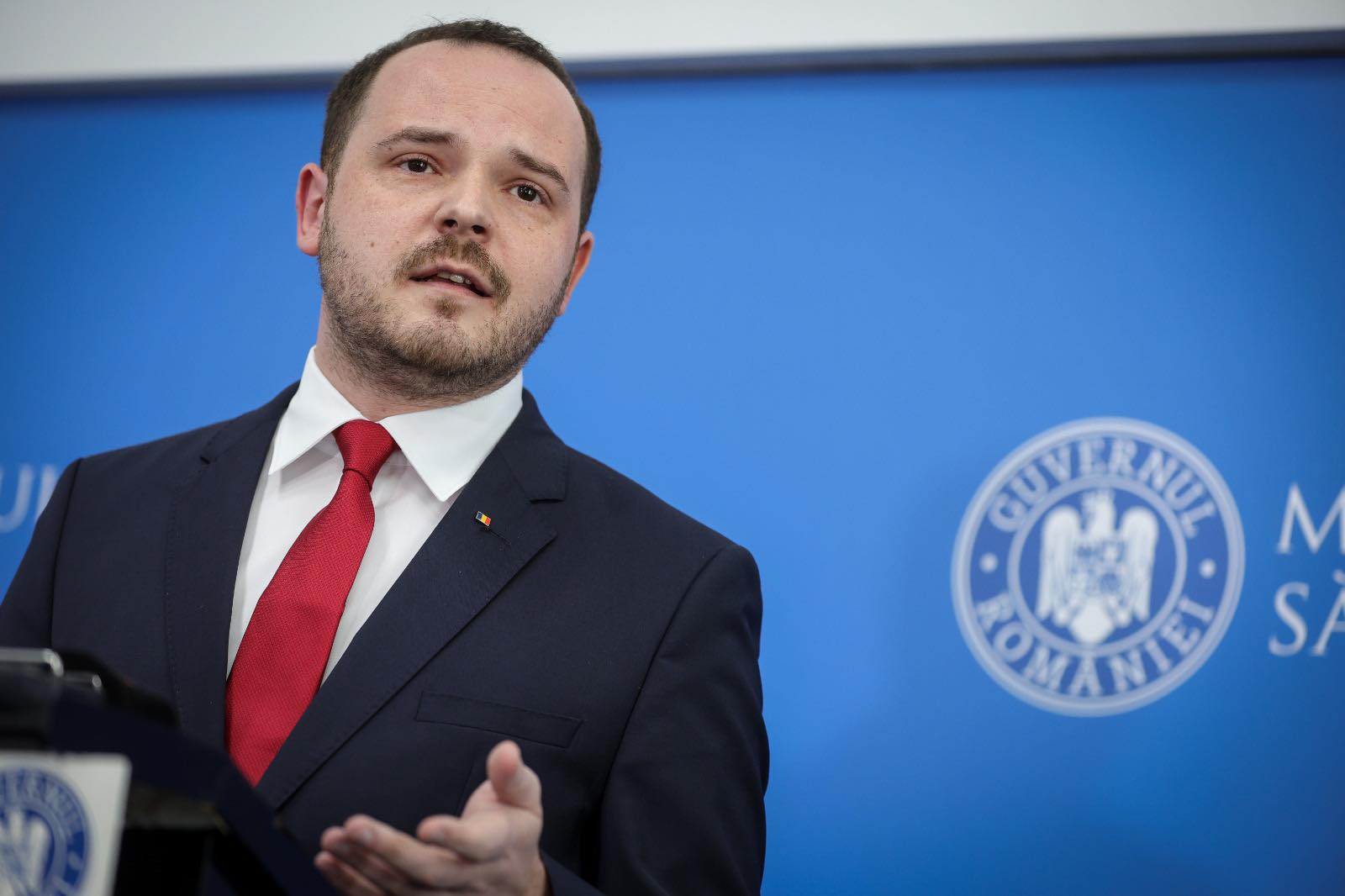 Ministrul Sănătății Alexandru Rogobete, în contextul discuțiilor privind negocierea cu Pfizer pentru transformarea datoriei în medicamente inovative pentru pacienți. | Foto: Facebook Alexandru Rogobete