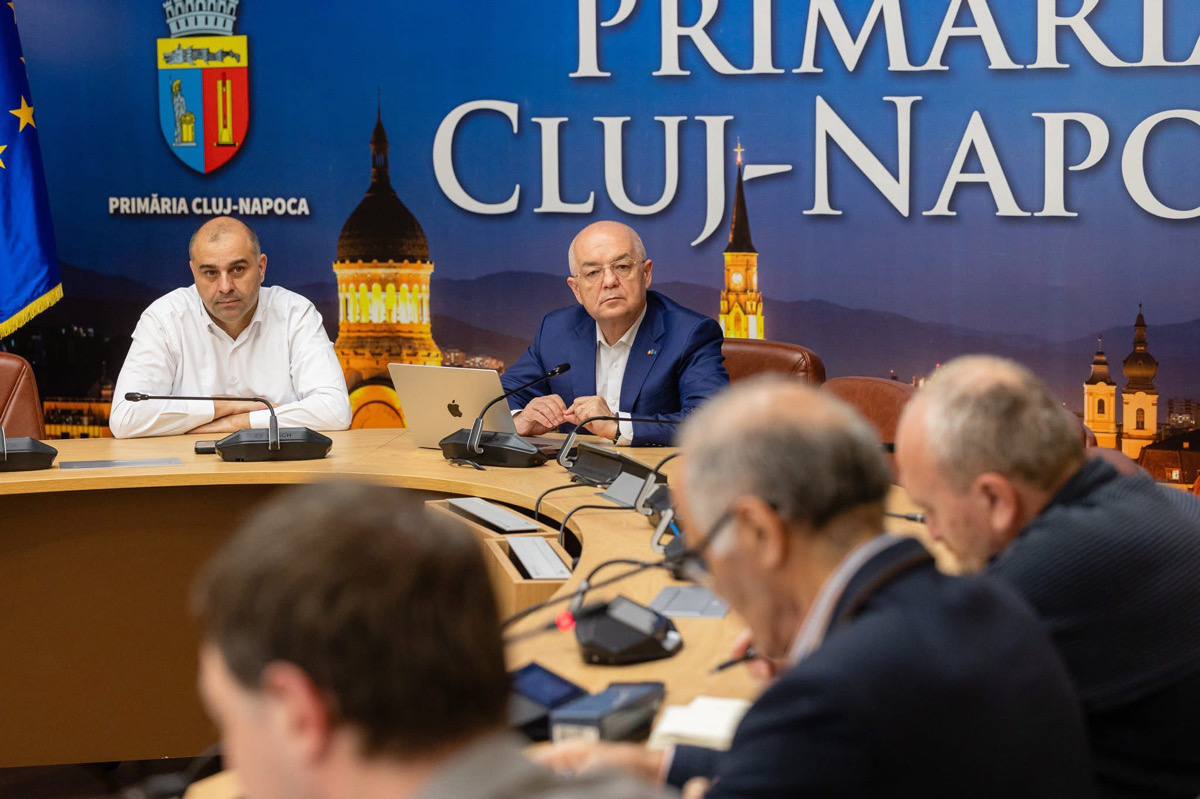 Primarul Emil Boc, în cadrul întâlnirii cu reprezentanții Consiliului Civic Local, unde au fost discutate direcțiile pentru viitorul Plan Urbanistic General al Clujului. | Foto: Facebook Emil Boc