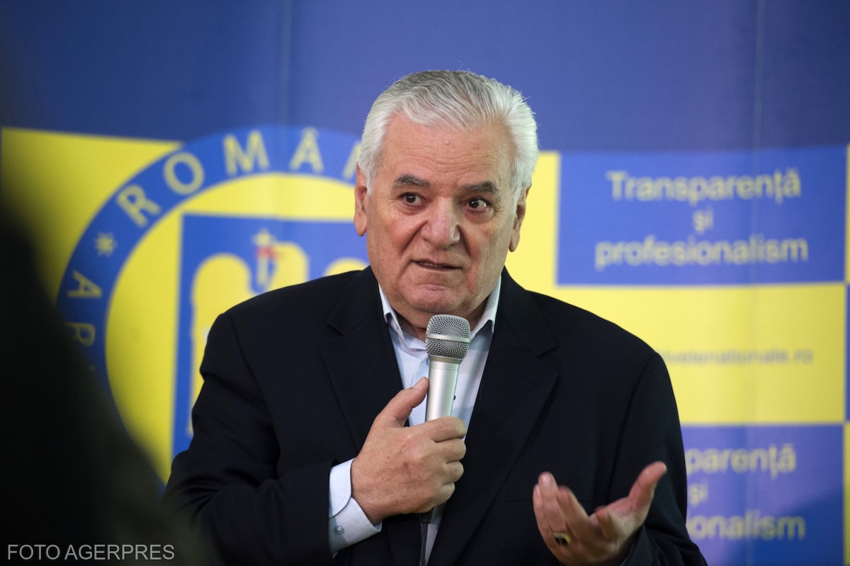 Liviu Maior a murit la 85 de ani | Foto: Prof. Liviu Maior participa la vernisajul expoziției „Sub cenușa Imperiului” ILIE BUMBAC / AGERPRES FOTO
