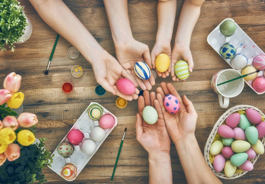 Planuri modeste pentru minivacanța de Paște din acest an: cei mai mulți dintre români spun că vor petrece zilele libere acasă| Foto: DepositPhotos.com