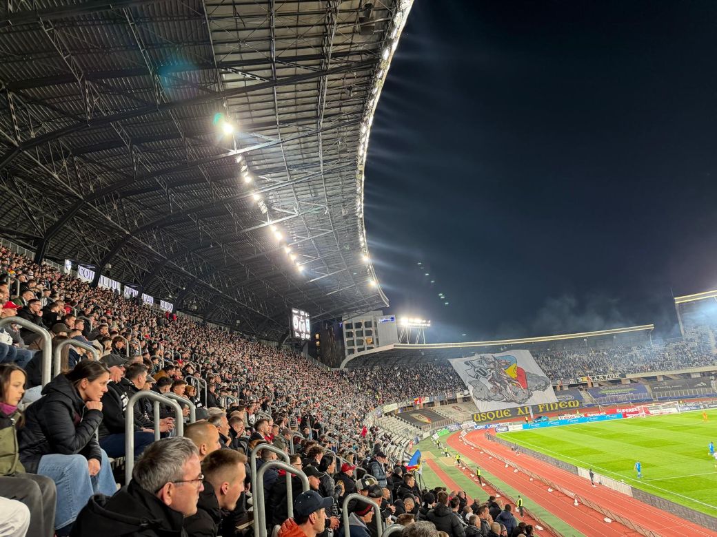 Peste 15.000 de spectatori au fost la meciul de luni seară / Foto: Sergiu CRĂCIUN, monitorulcj.ro