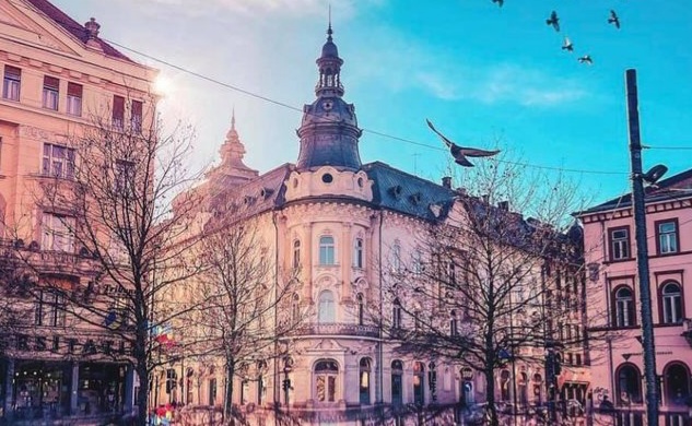 Clădirea fostului Hotel Continental din centrul Clujului, vizată de Primărie pentru a fi cumpărată și păstrată în patrimoniul public | Foto: Visit Cluj – Facebook