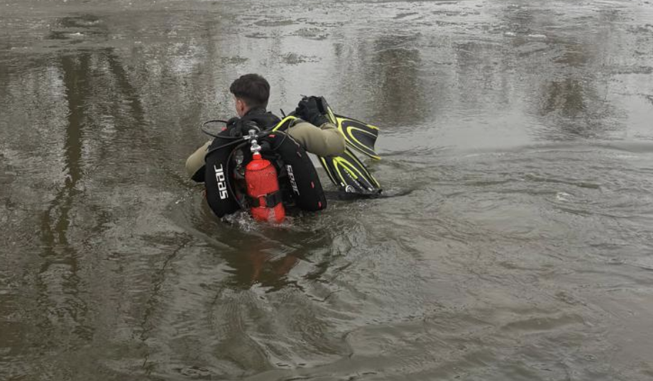 Trupul neînsuflețit al unei femei a fost găsit de scafandri într-un lac din satul Câmpenești, comuna Apahida | Foto: Arhivă ISU Cluj / Fotografie ilustrativă