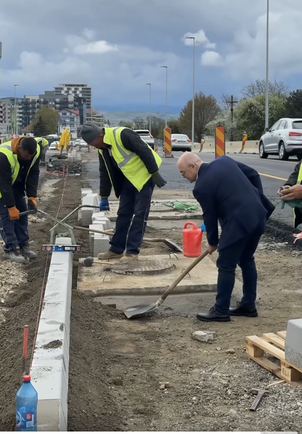 Emil Boc, pe șantierul centurii metropolitane, tronson 1, Cluj-Napoca - Florești | Foto: Captură de ecran Facebook, Emil Boc