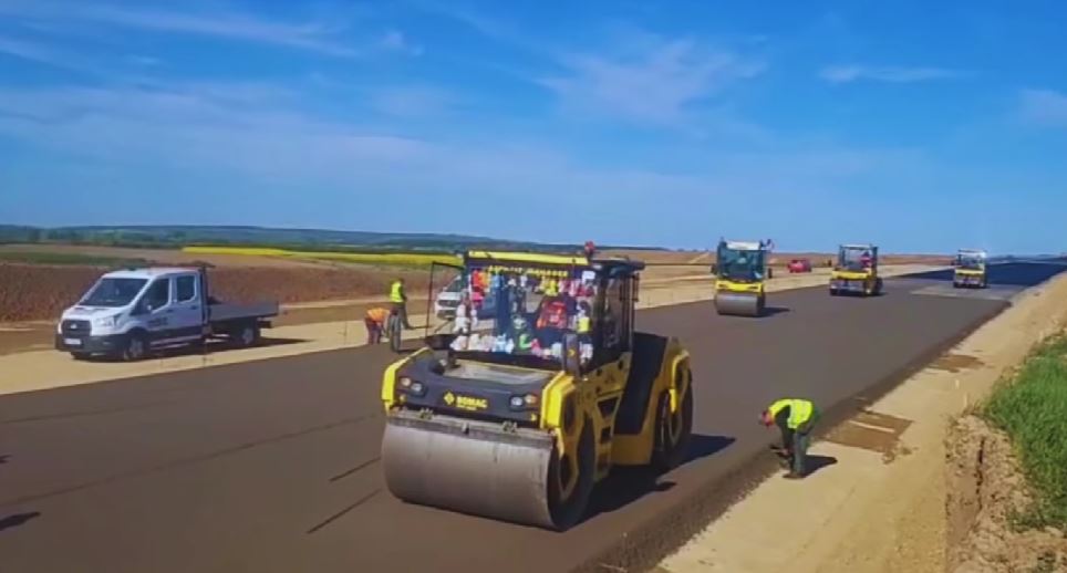 Lucrările pe secțiunea Chirbiș – Biharia (A3) au ajuns la un progres de 42% în teren: Circulație neîntreruptă până la frontiera cu Ungaria după finalizarea lucrărilor.|Foto: Compania Națională de Investiții Rutiere – Facebook