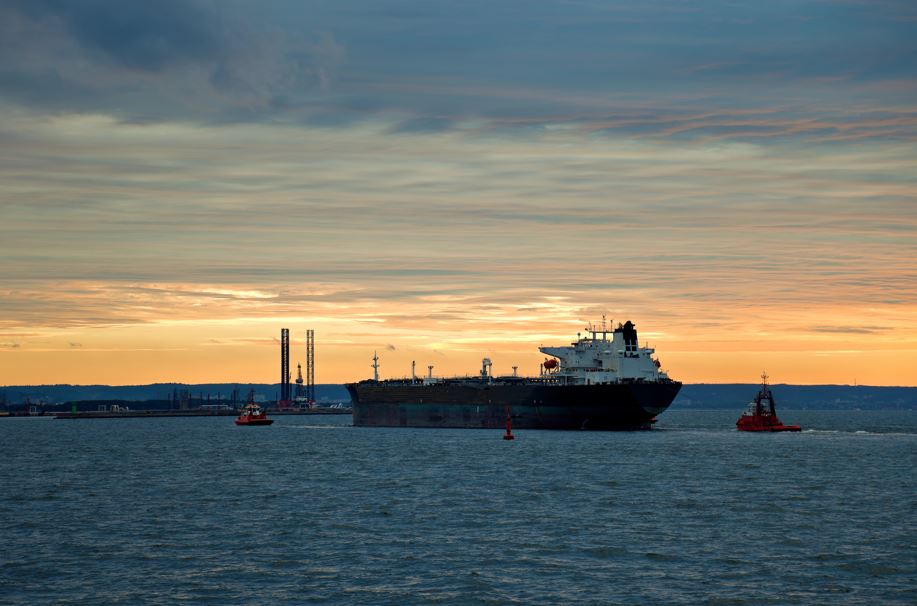 Patru români, la bordul unei nave sechestrate de Iran. Reacția MAE: „Sunt în stare bună de sănătate și se află în siguranță”| Foto: DepositPhotos.com