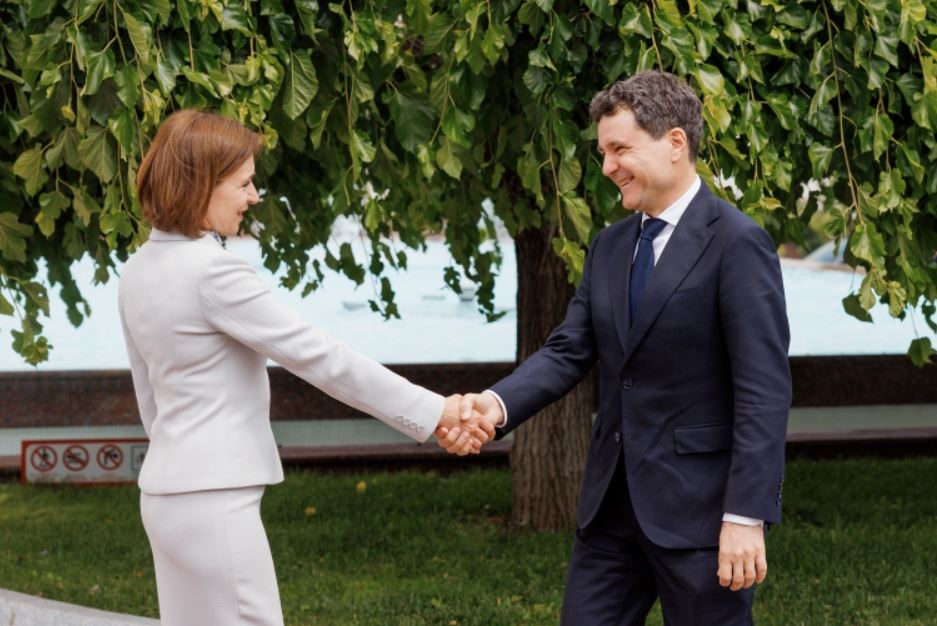 Peste 73% dintre români consideră „suficient” ajutorul acordat Republicii Moldova pentru integrarea europeană|Foto: presedinte.md