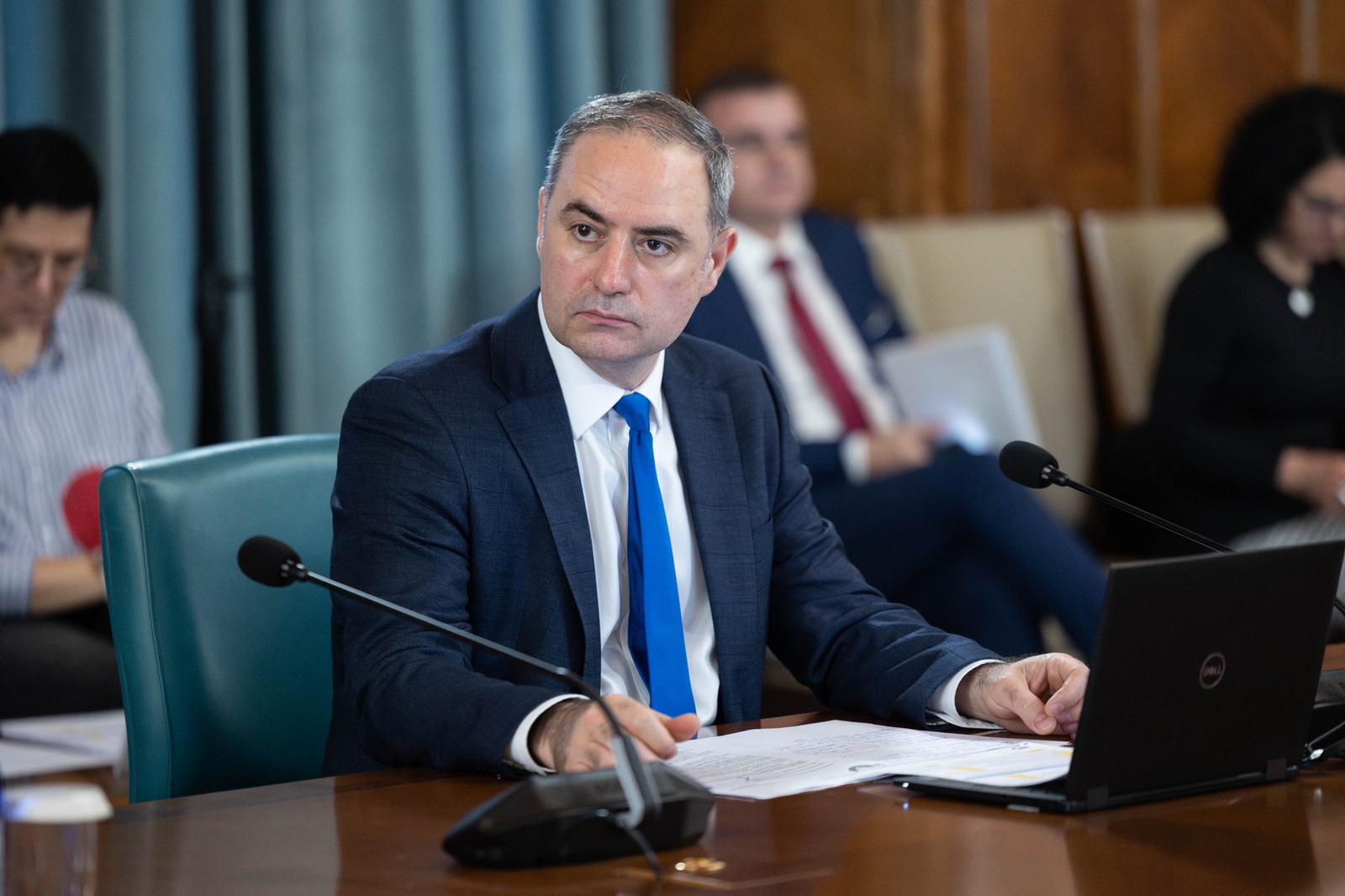Ministrul interimar al Finanțelor, Alexandru Nazare, auditat în dosarul vaccinurilor anti-COVID | Foto: gov.ro / Fotografie ilustrativă