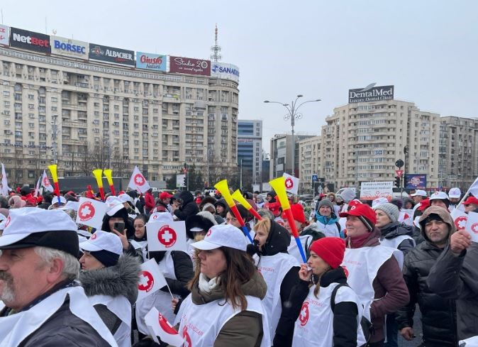 Sindicaliștii din sănătate și asistență socială au protestat joi în fața Ministerului Muncii, nemulțumiți de proiectul noii legi a salarizării unitare. | Foto: Sindicatul Județean Sanitas Cluj  / imagine ilustrativă