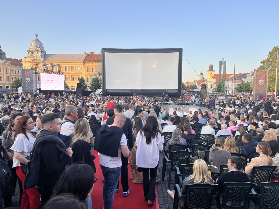 Restricții de circulație în zona Pieței Unirii pentru proiecțiile TIFF din centrul Clujului|Foto: Ana GREAVU - monitorulcj.ro