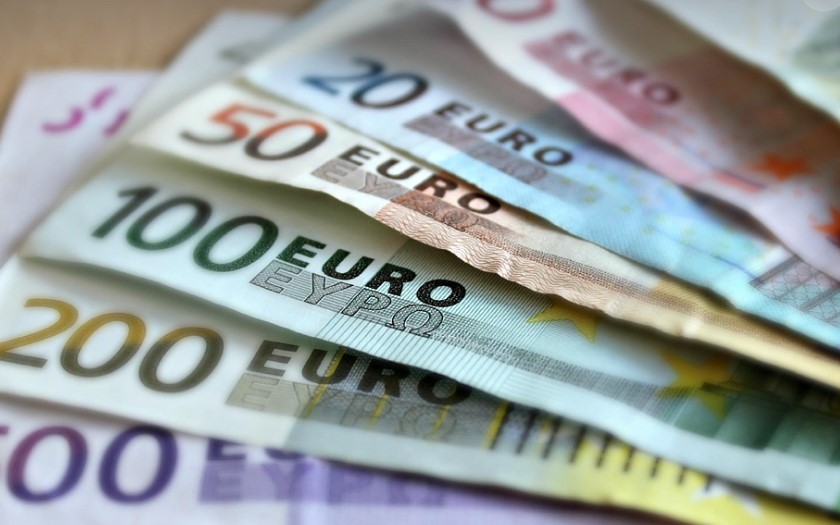 Jumătate de milion de euro pentru sarcofagul domnitorului Alexandru Ghica! Austeritatea e doar pentru amărășteni.|Foto: pixabay.com