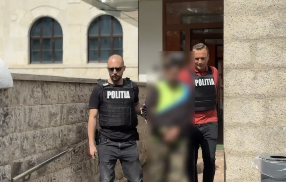 Un bărbat de 38 de ani din comuna Mociu a fost arestat preventiv pentru 30 de zile, după ce este acuzat că a agresat în mod repetat un bărbat de 56 de ani din Cluj-Napoca. | Foto: IPJ Cluj