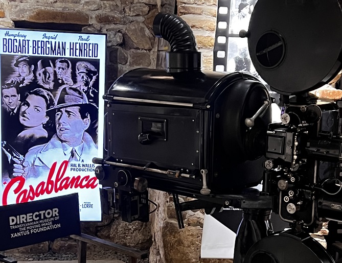 Muzeul cinematografiei, primul muzeu al filmului din România, a fost inaugurat în iunie 2023, în „subteranul medieval” de la Casa TIFF. | Foto: Arhivă personală Gabor Xantus