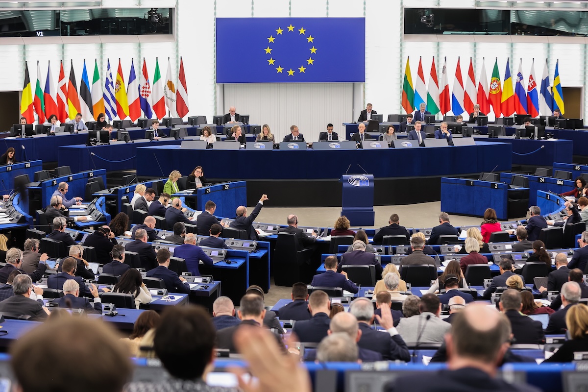 Parlamentul European condamnă incursiunile cu drone ale Rusiei în UE: Eurodeputații solicită crearea unei „Uniuni Europene a Apărării” și consolidarea Flancului estic| Foto: europarl.europa.eu - Alain ROLLAND