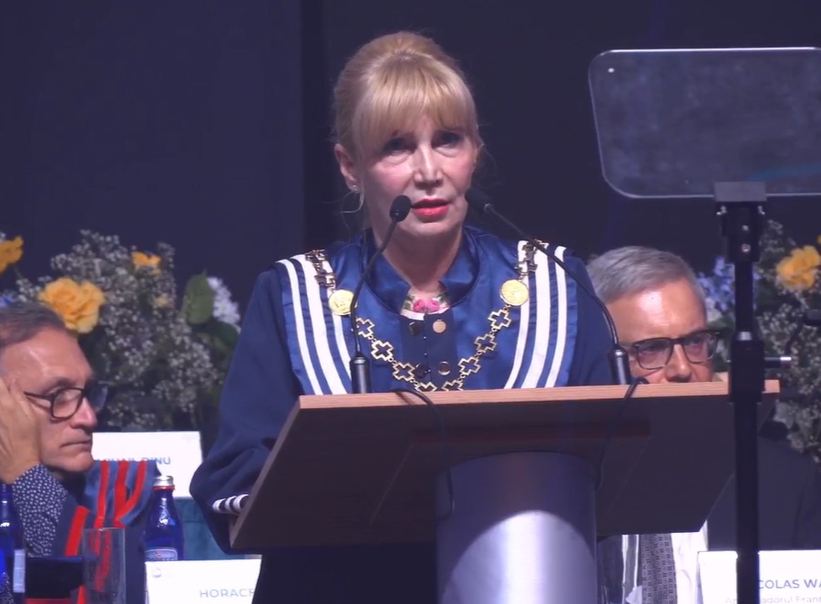 Anca Buzoianu, rector UMF: „Munca voastră va aduce bucurie, respect și recunoștință.” / Foto: UMF Cluj-Napoca- Facebook