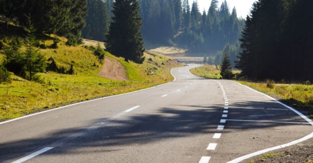 Clujul, model pentru Bihor: Drumul Apusenilor, finalizat de Consiliul Județean Cluj în 2024. Bihorul începe abia acum lucrările la „ciotul” de 9,8 km care va permite circulația neîntreruptă până la Beiuș.|Foto: Consiliul Județean Cluj