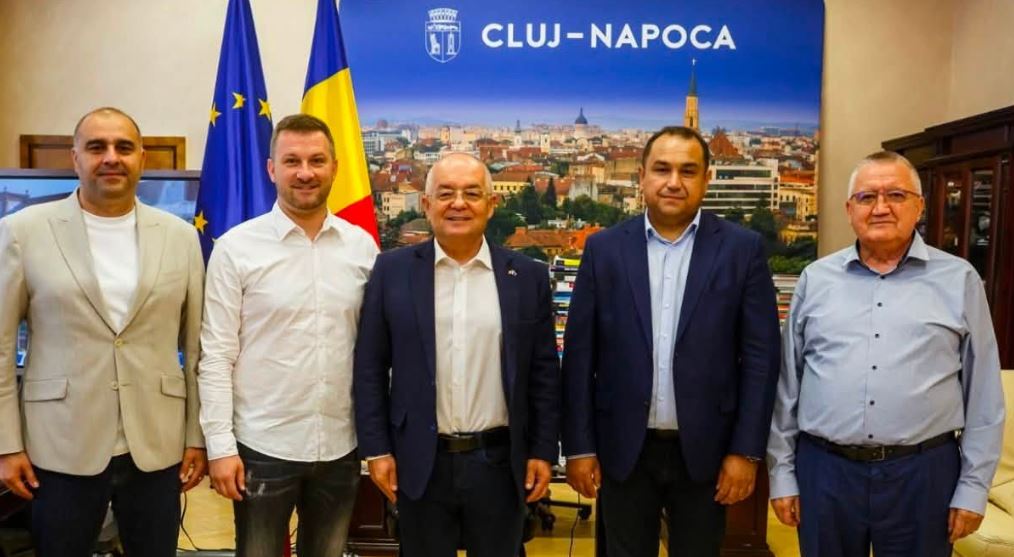 Mișcare strategică pentru infrastructura rutieră: Cluj-Napoca, Florești și Gilău își unesc forțele pentru creșterea conectivității. Bandă dedicată de autobuz de 3,5 km și soluții de subtraversare în zona Urbano.