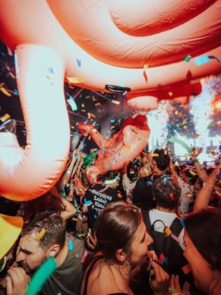 «All You Need Is Love» și mult bass. Dub Pistols a cucerit publicul de la Electric Castle!