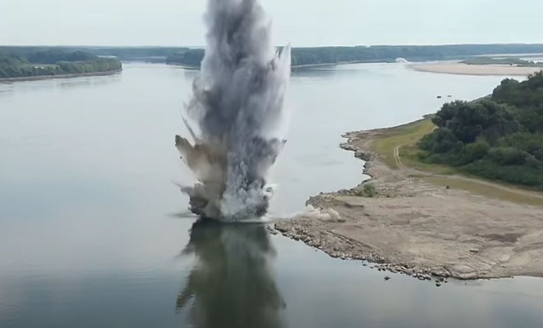 180 kg de explozibil pentru dislocarea stâncii din apropierea brațului Bala: Debitul Dunării, direcționat către centrala de la Cernavodă