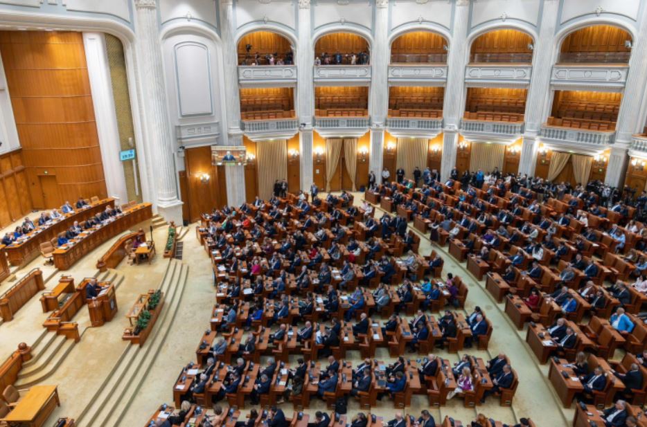 Legea ANI, în dezbatere la Senat. Modificările susținute de PSD-AUR, criticate de partidele politice.