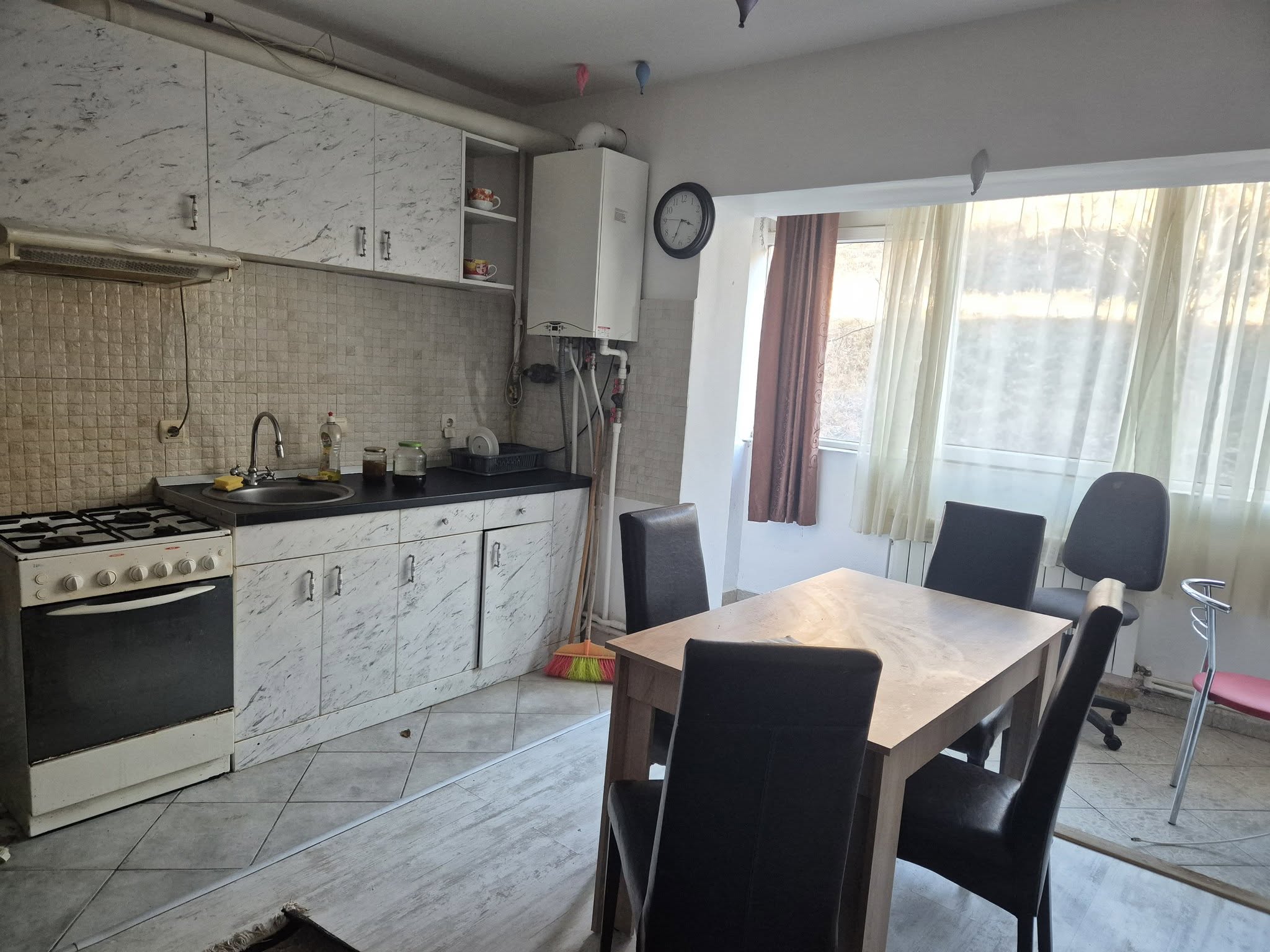 Desegregarea comunității din Pata Rât, intervenții integrate și proces riguros de evaluare. ADI-ZMC: „Locuințele cu caracter social sunt dedicate exclusiv așezărilor informale, în regim de închiriere”.
