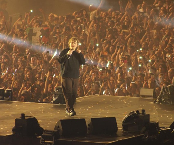 A cântat despre cele mai grele momente și a primit în schimb iubirea unui stadion întreg: Lewis Capaldi la Untold| Foto: Sergiu TĂMAȘ / monitorulcj.ro