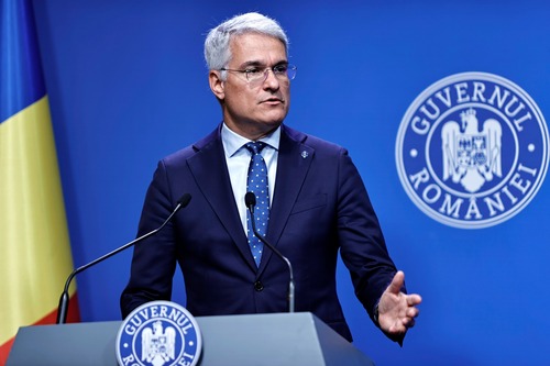 Ministrul interimar al Muncii, Dragoș Pîslaru, susține că peste 75% dintre angajații din sistemul sanitar ar urma să beneficieze de majorări salariale. | Foto: Facebook - Dragoș Pîslaru