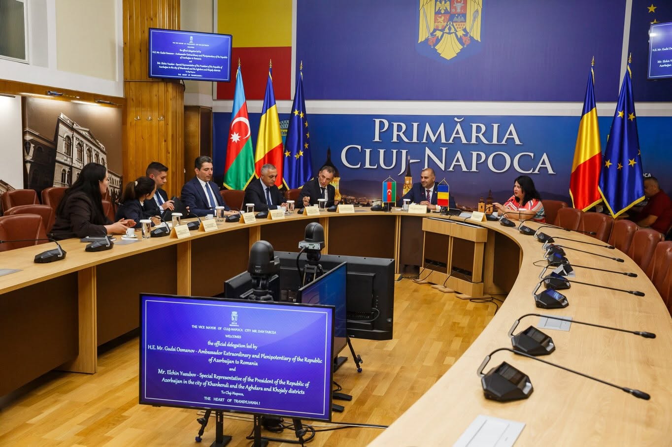 Ambasadorii Republicii Moldova și Azerbaidjanului, în vizită la Primăria Cluj-Napoca. Ce au discutat cu viceprimarul Dan Tarcea?