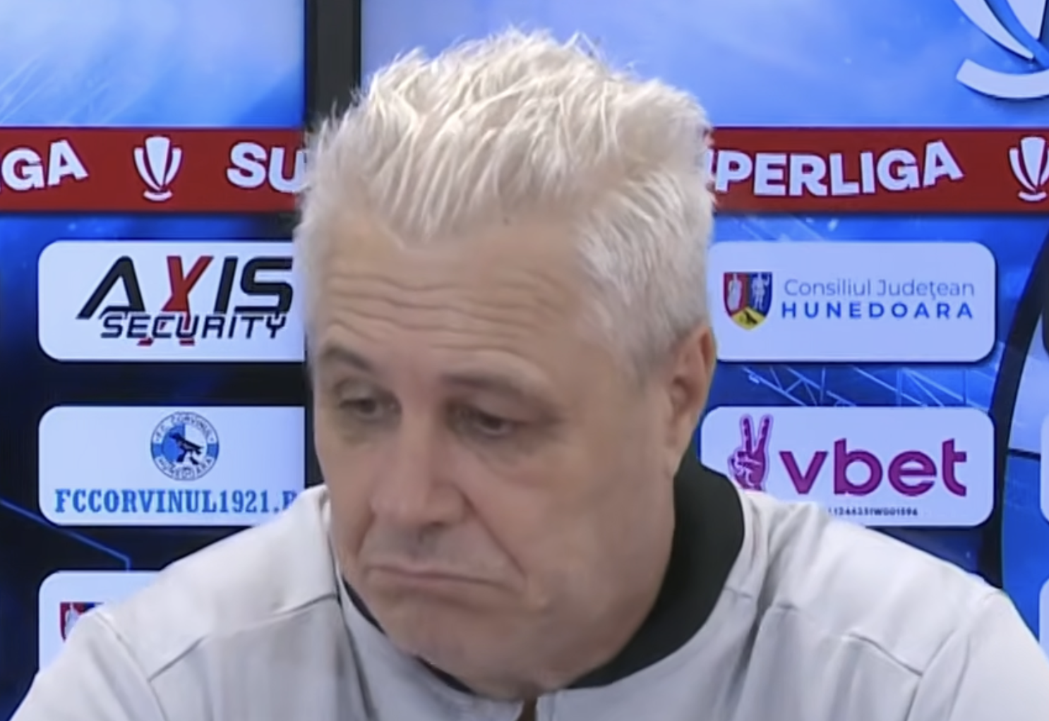 Marius Șumudică, după ce a pierdut cu nou-promovata Corvinul la revenirea la CFR Cluj: „Ne batem la retrogradare dacă nu aducem jucători”