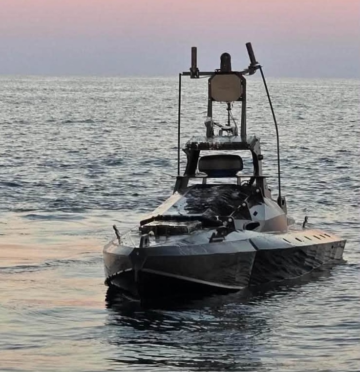 Dronă marină cu explozibil, distrusă de Armata Română în zona platformei Neptun Deep din Marea Neagră | Foto: Facebook, Radu Miruță