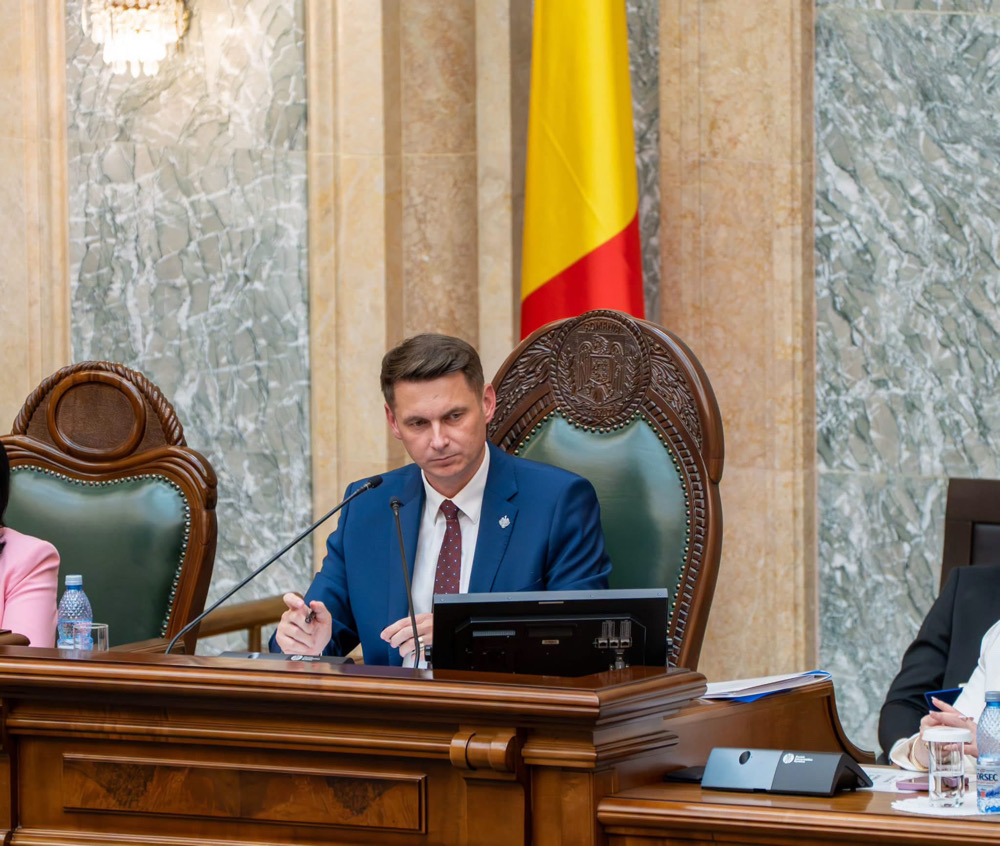 Senatul României a aprobat, luni, în ședință extraordinară, o serie de măsuri privind investițiile în energie și îndeplinirea unor jaloane asumate prin Planul Național de Redresare și Reziliență. | Foto: Facebook Mircea Abrudean