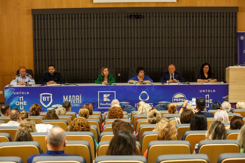 Cu o zi înainte de începerea cursurilor, autoritățile și directorii școlilor din Cluj au pus pe masă ultimele teme înainte de debutul noului an școlar / Instituția Prefectului- Județul Cluj - Facebook