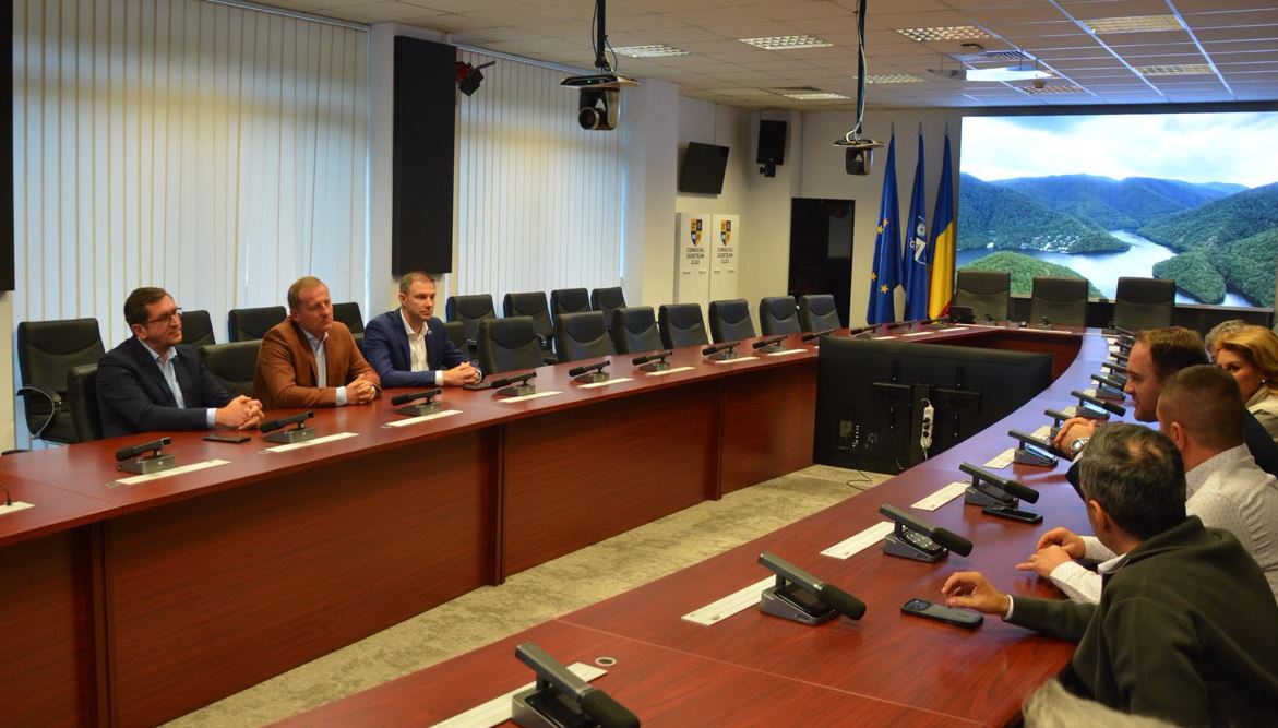 Clujul face un nou pas pentru eliminarea birocrației pentru investitori. Radu Rațiu: „Este important ca procesele să fie integrate: documentele circulă între instituții, nu investitorul!”