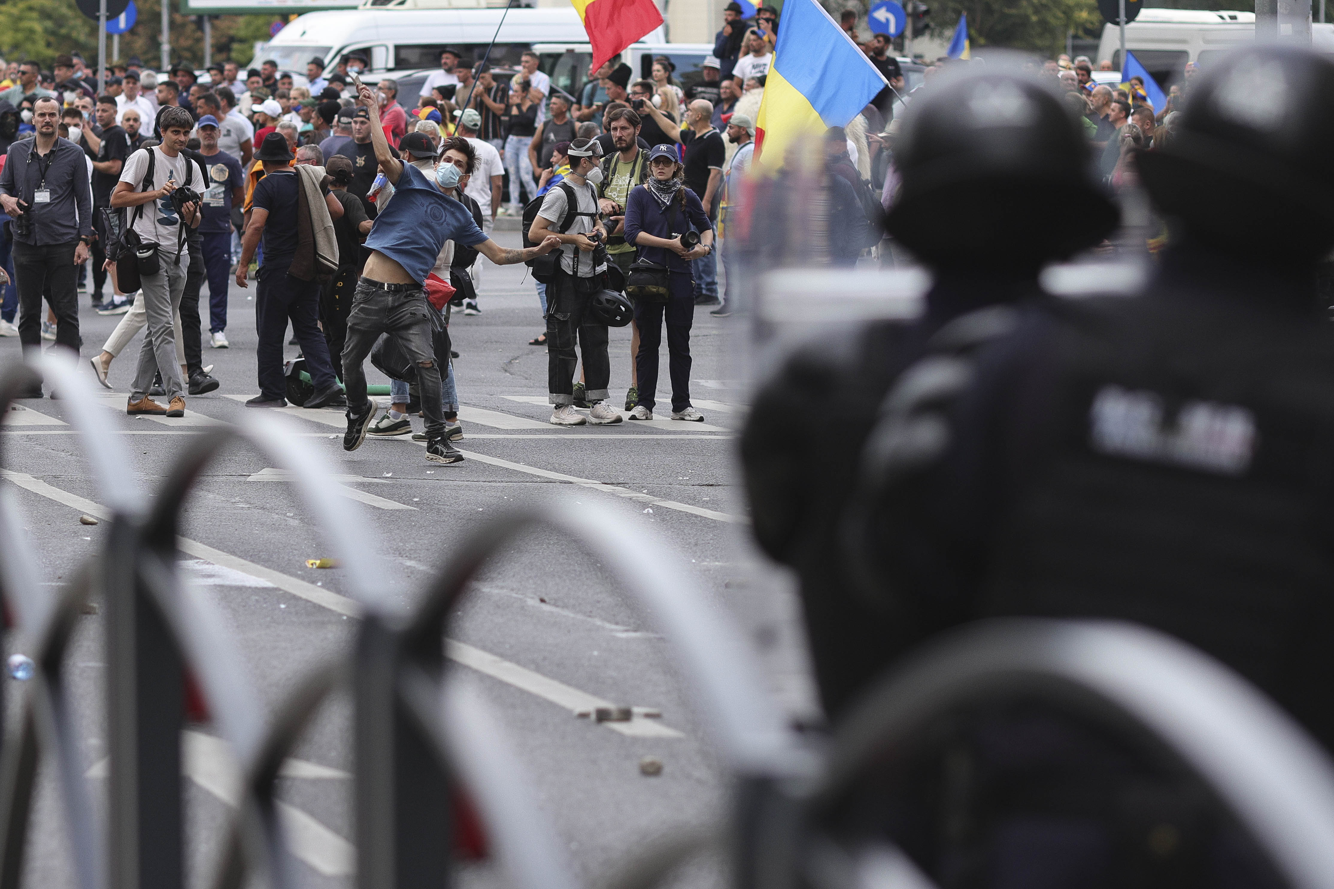 Jurnaliștii, victime ale protestului din Piața Victoriei și ale discursului urii: Organizațiile media cer condamnarea fermă a agresiunilor|Foto: Inquam Photos / Octav Ganea