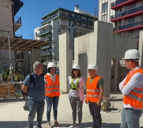 Avansează lucrările la blocul de locuințe sociale de pe strada Sobarilor. Emil Boc: „Cred într-un Cluj al solidarității în care nimeni nu este uitat”.|Foto: Emil Boc - Facebook