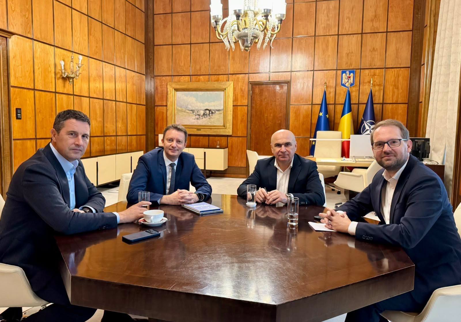 Siegfried Mureșan: „Ne-am apucat de lucru”. De la stânga la dreapta: Tánczos Barna (UDMR); premierul desemnat, Siegfried Mureșan; președintele Partidului Național Liberal, Ilie Bolojan; președintele USR, Dominic Fritz | Foto: Facebook, Siegfried Mureșan