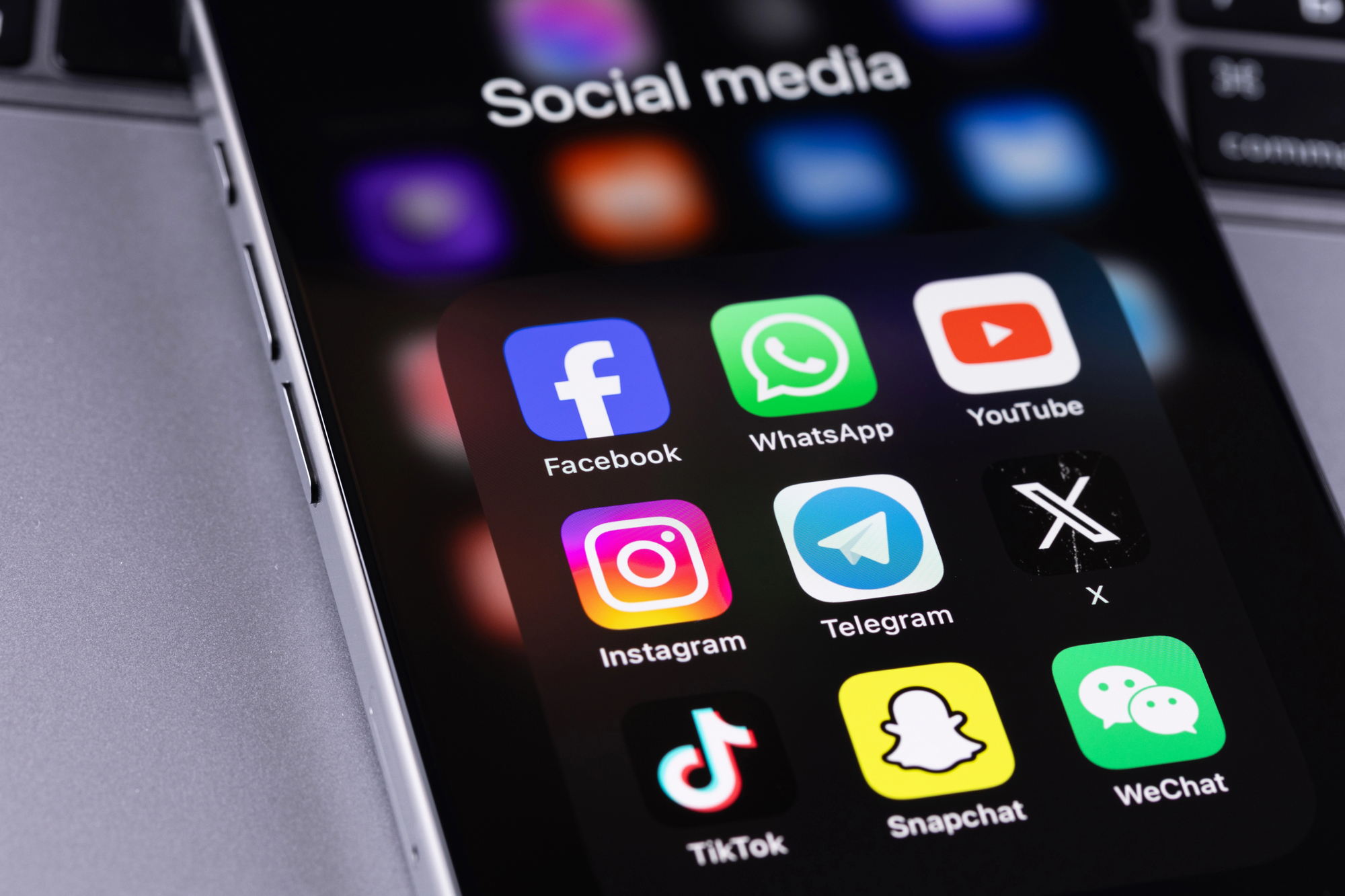 Va fi lansată o aplicație europeană de verificare a vârstei pentru accesul pe rețelele de socializare | Foto: DepositPhotos.com