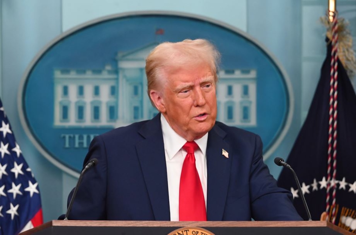 Donald Trump a promulgat o lege care impune noi sancțiuni împotriva Rusiei