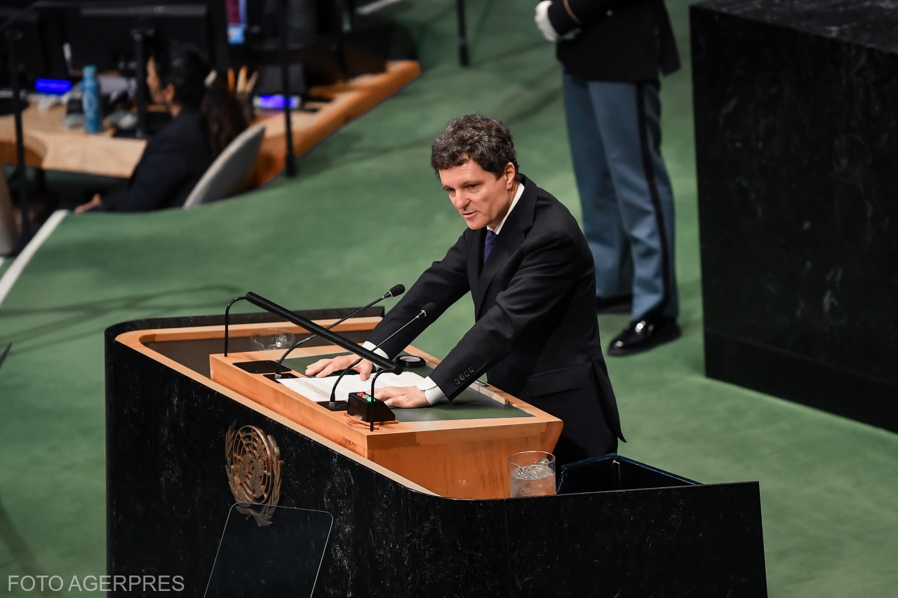 Președintele Nicușor Dan: „România a simțit direct efectele războiului din Ucraina”. Președintele României, Nicușor Dan, susține intervenția națională în cadrul dezbaterilor generale ale celei de-a 81-a sesiuni a Adunării Generale a Organizației Națiunilor Unite, la New York 23. | Foto: ALEX MICSIK / AGERPRES FOTO
